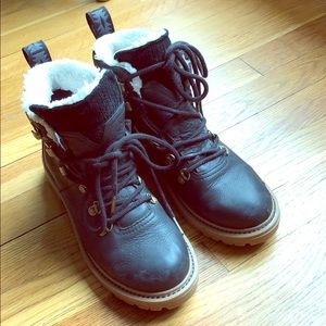 Toms black leather boots boots size 8